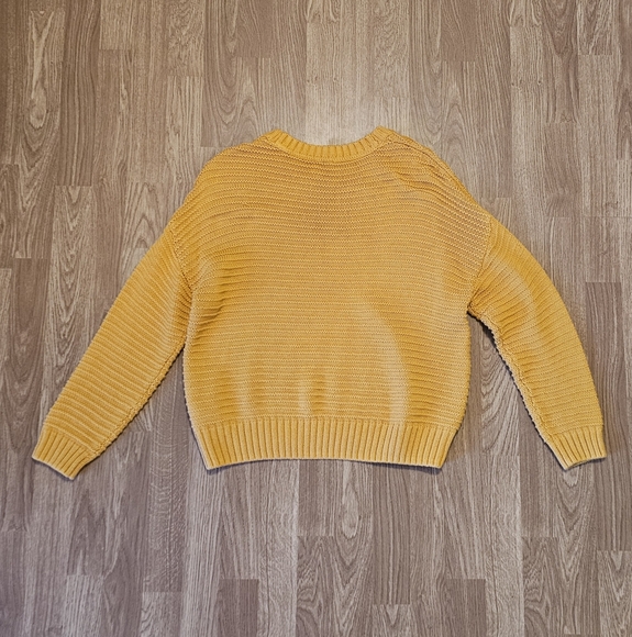 H&M Divided Mustard Yellow Crew Neck Sweater - Picture 2 of 3